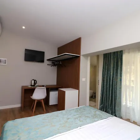 게스트하우스 Elarad 4*